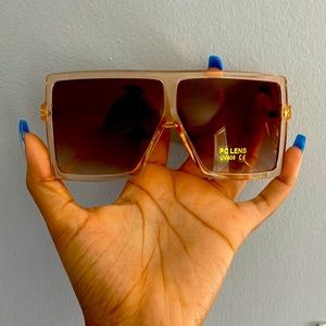 These are a pair of sunglasses they are in good condition.